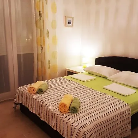 30098 - Dijana * Crikvenica