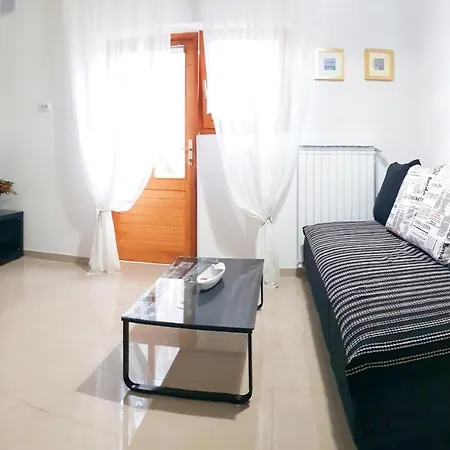 30098 - Dijana Apartamento Crikvenica